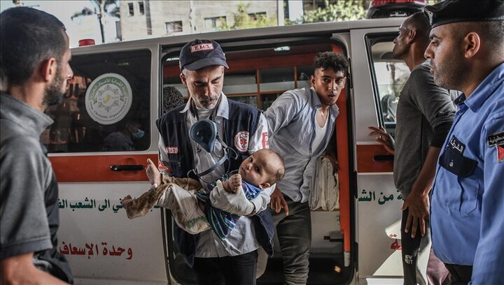 هلال احمر فلسطین اعلام کرد؛زنان و کودکان و خدمه بیمارستان القدس فلسطین محبوس شده‌اند