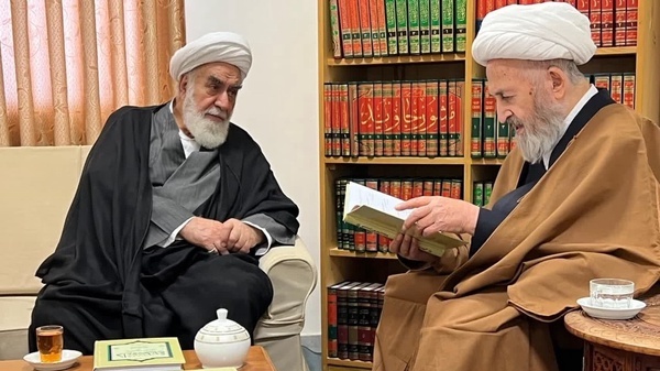 ابلاغ سلام رهبر انقلاب به آیت‌الله سبحانی