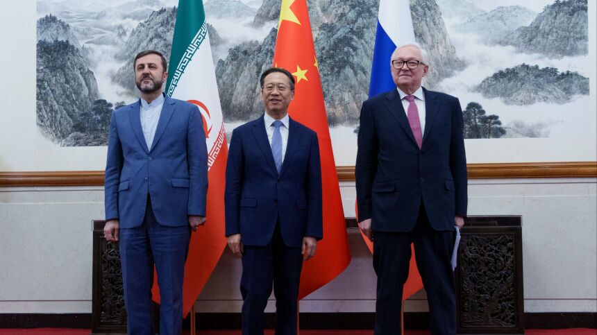 روزنامه‌نگار روس: نشست پکن گشایشگر فرصت‌های جدید دیپلماسی است