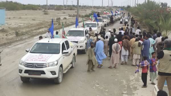 تداوم کمک‌های امدادی نیروی زمینی سپاه به مناطق سیل‌زده سیستان و بلوچستان