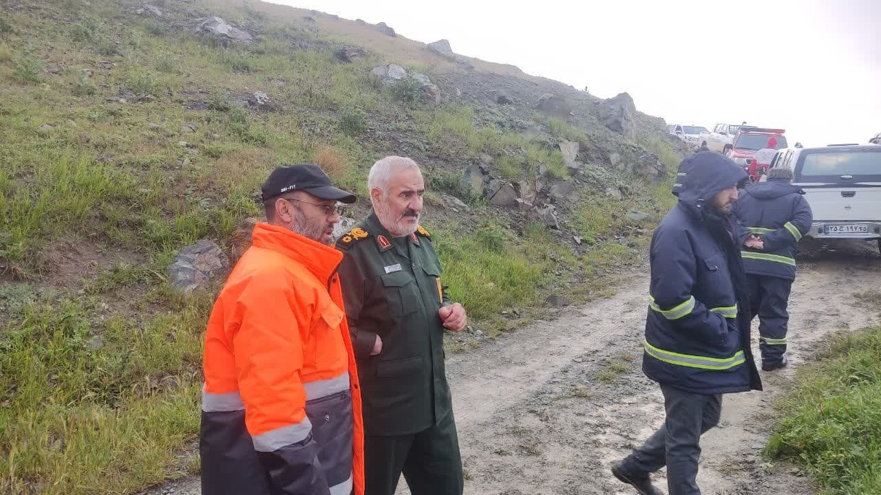 حضور عملیاتی سردار پاکپور و بررسی منطقه سانحه بالگرد رئیس‌جمهور
