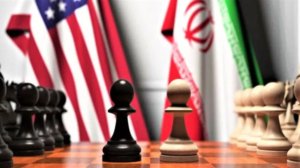 این دو گروه جاهلانه یا عامدانه تیم مذاکره کننده را تضعیف می‌کنند