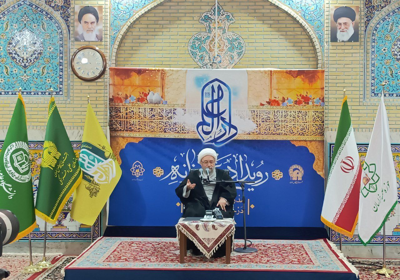 رییس مجمع تشخیص مصلحت نظام: برای استقلال کشور هزینه می‌دهیم