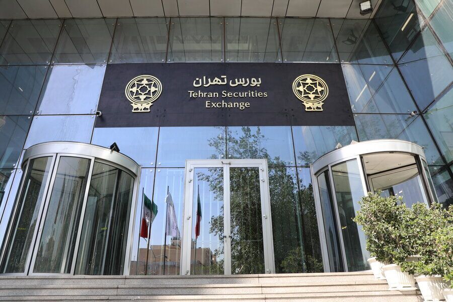 شاخص بورس، دیوار به دیوار ۴.۱ میلیون واحدی/ نماگر بازار ۷۰ هزار واحد رشد کرد