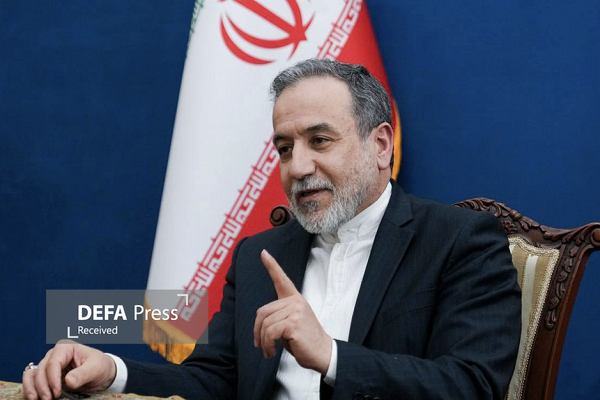 عراقچی خطاب به زلنسکی: جهان از دلقک‌های سردرگم به ستوه آمده است