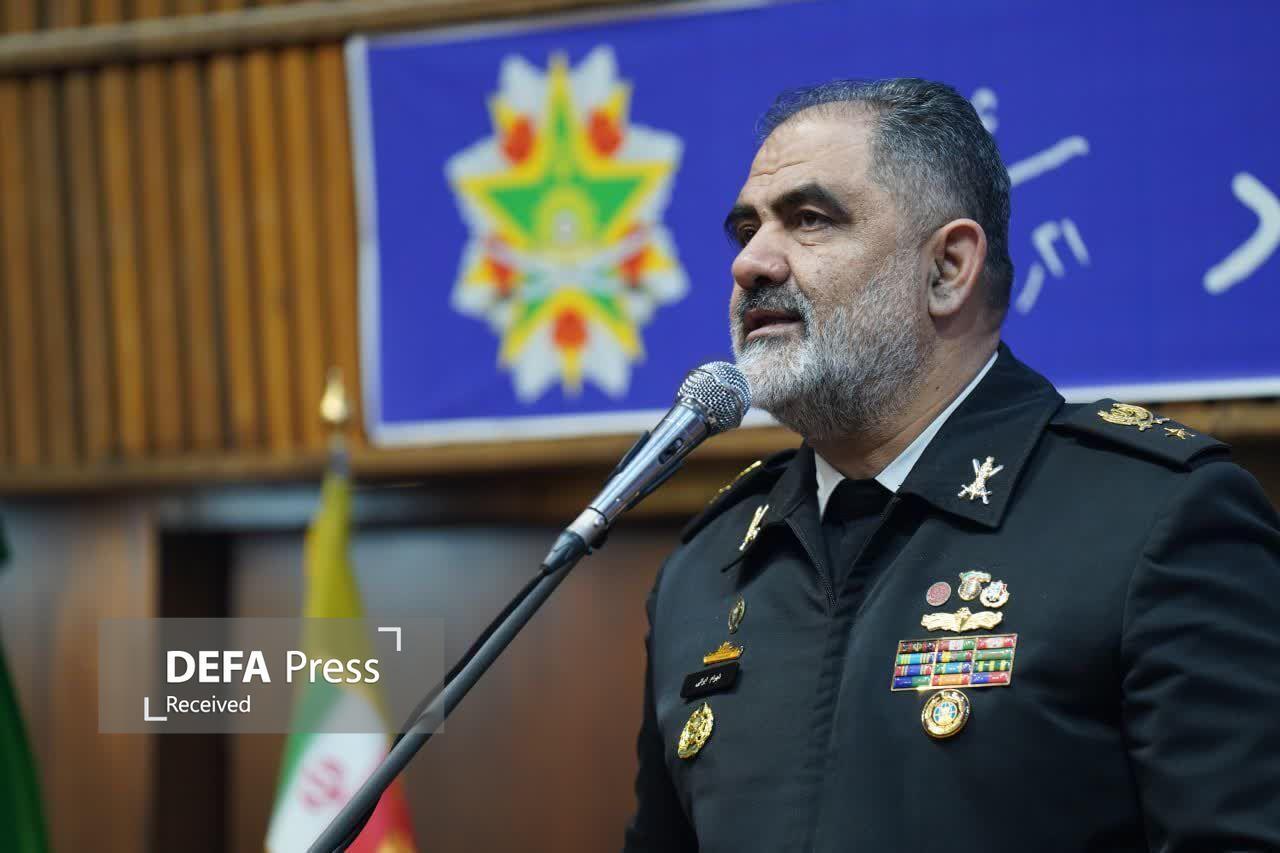 دریادار ایرانی: قدرت دریایی ایران لنگرگاه ثبات منطقه است