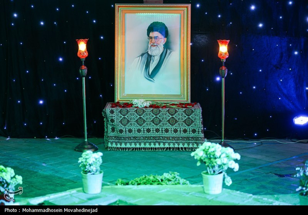 شعر بود، شاعران بودند، آه از آن صندلیِ خالی که صدر مجلس بود