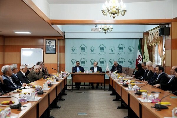 مراسم روز معلم در دانشکده روابط بین الملل با حضور عراقچی