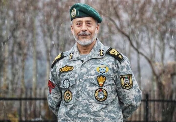 دریادار سیاری: قدرت نظامی مهم‌ترین مؤلفه در ارتقای قدرت ملی است