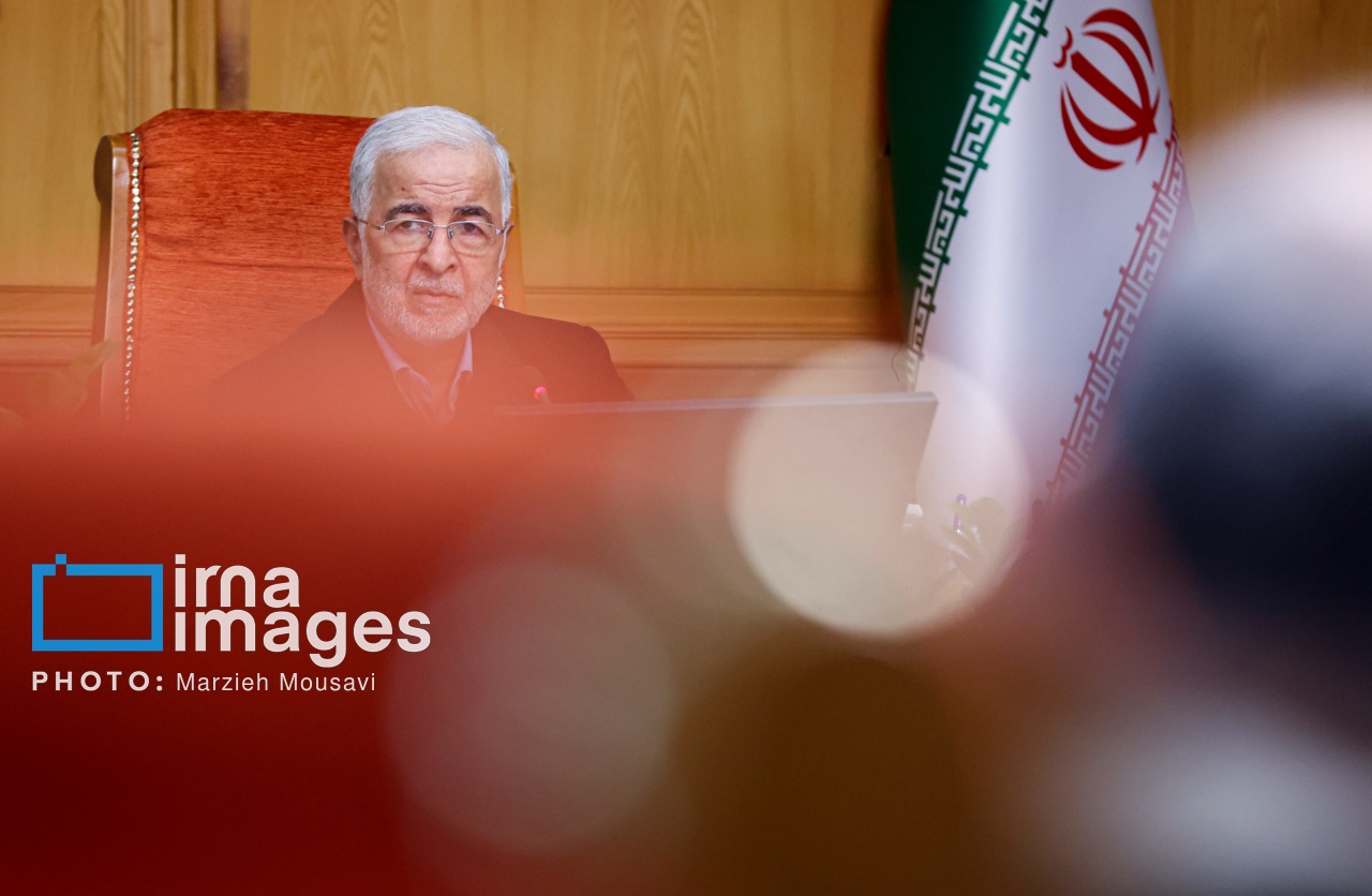 وزیر کشور تعطیلی ۲ هفته‌ای صنایع را تکذیب کرد