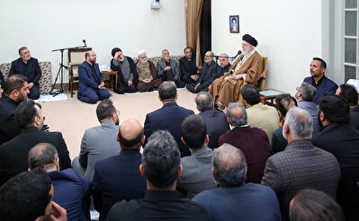 خط اهل‌بیت «خط ایستادگی و استقامت» و درس ائمه «درس منطق و استدلال» است