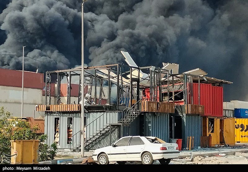 وزیر کشور: ۸۰ درصد حریق بندر شهید رجایی اطفا شد