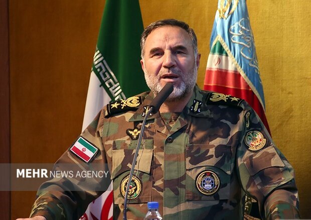 امیر حیدری: در برابر دشمنان این ملت دست به ماشه هستیم