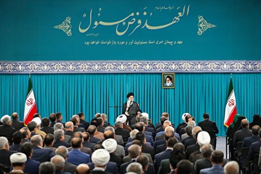 آغاز دیدار رئیس و نمایندگان مجلس شورای اسلامی با رهبر معظم انقلاب آغاز دیدار رئیس و نمایندگان مجلس شورای اسلامی با رهبر معظم انقلاب