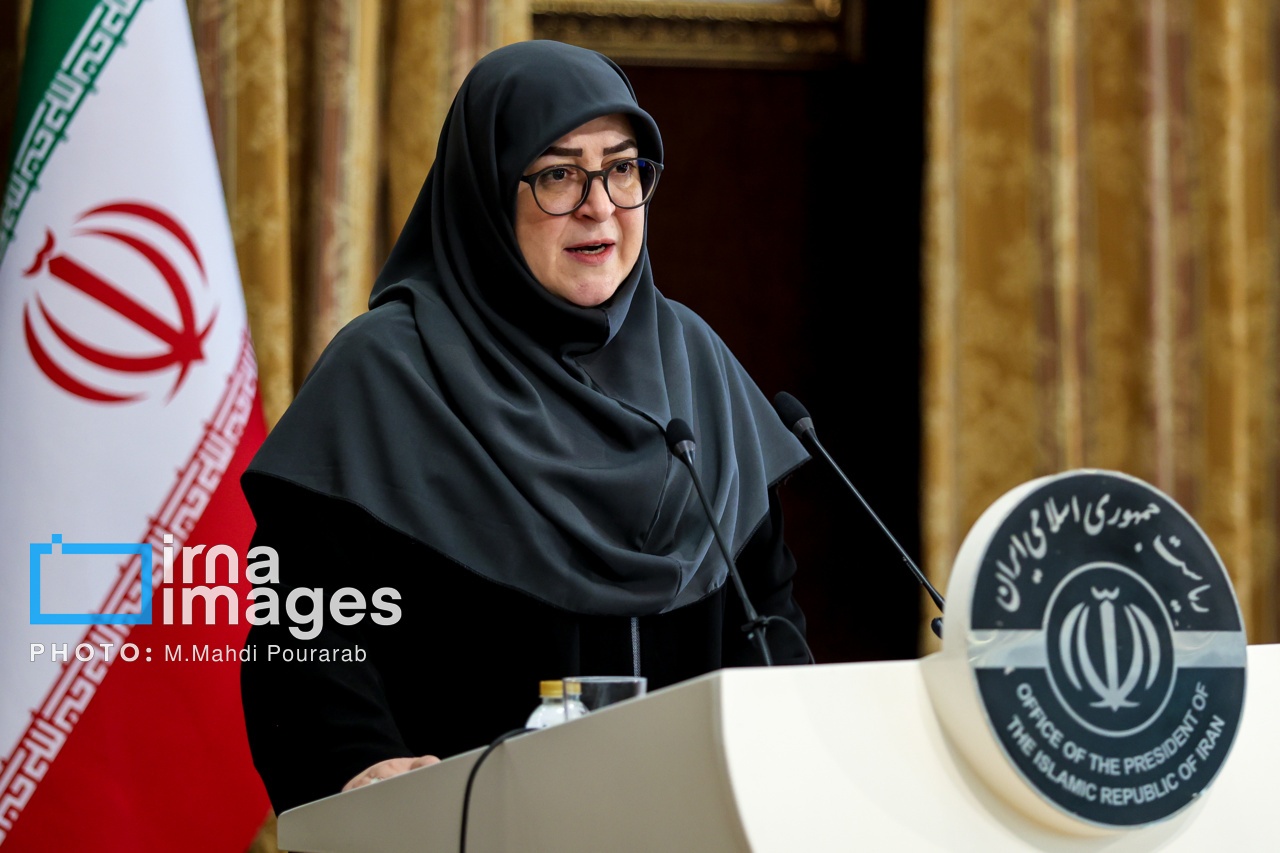 مهاجرانی: در یک جنگ تحمیلی قرار گرفته ایم/ اطلاعات و اخبار غیر مستند را منتقل نکنیم