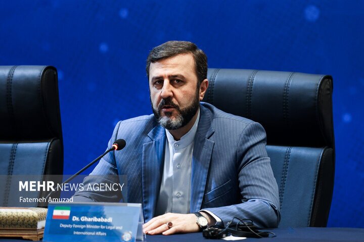 غریب‌آبادی: تمام گزینه‌ها روی میز است