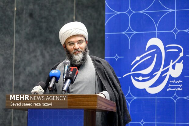 دعوت حجت الاسلام قمی به برپایی عزایی متفاوت در حماسی ترین محرم