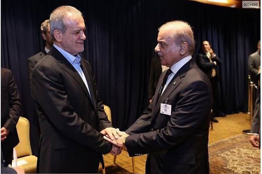 استقبال رسمی پزشکیان از نخست‌وزیر پاکستان
