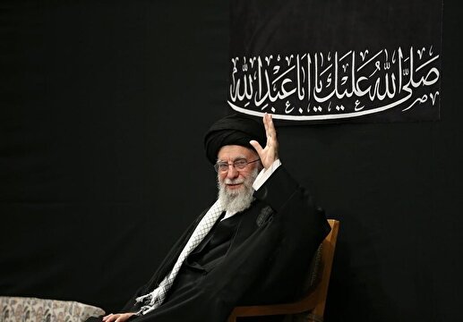 عزاداری شب عاشورا با حضور امام خامنه‌ای برگزار شد