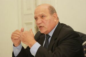 مقاله معاون پیشین وزیر خارجه مصر درباره جنگ تحمیلی