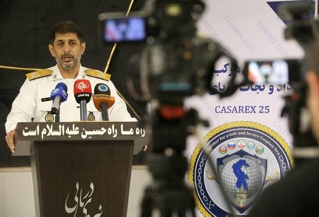 امیر دریادار دوم محسن رزاقی:رزمایش مرکب امداد نجات دریای خزر در دو فاز ساحلی و دریایی برگزار می‌شود
