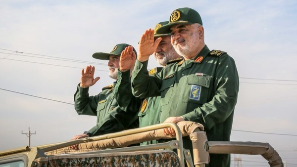 سردار سلامی؛ فرمانده‌ای جامع‌الاطراف و پرچمدار اندیشه و عمل انقلابی