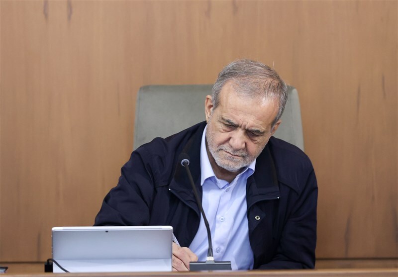 پزشکیان: خبرنگار، فرمانده خط مقدم دفاع از حقیقت است