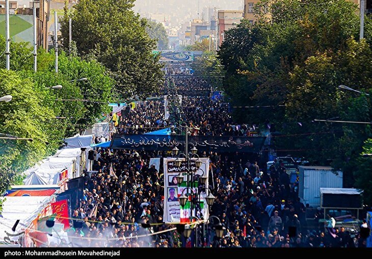 پیاده روی جاماندگان اربعین حسینی در تهران
