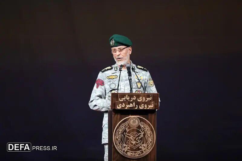 دریادار سیاری: توطئه دشمن برای شکستن اتحاد ملت ایران/ نسل امروز محکم‌تر و منسجم‌تر مقابل دشمن می‌ایستند
