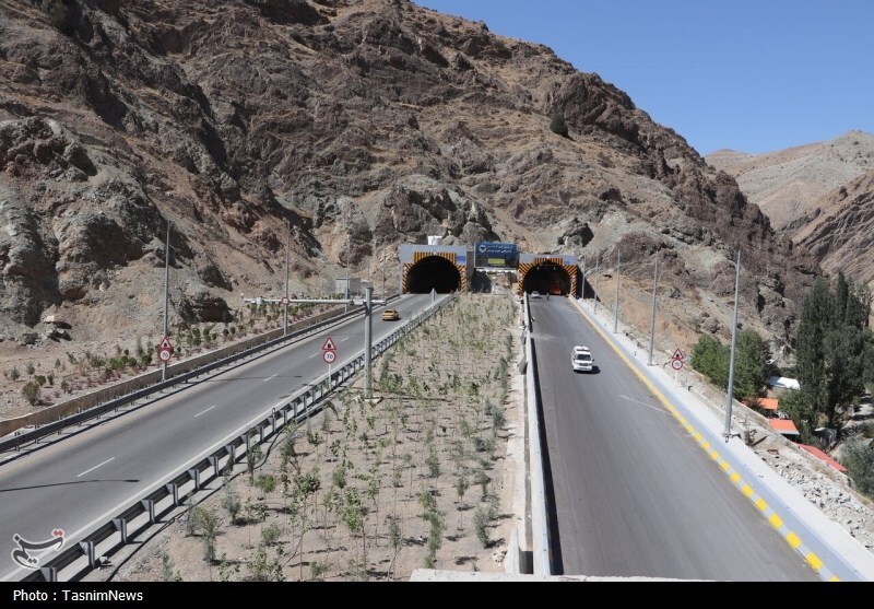 رئیس جمهور باند شرقی منطقه ۲ آزادراه تهران ـ شمال را افتتاح کرد
