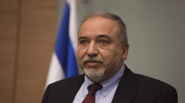 لیبرمن: ایران در پی حمله غافلگیرانه است