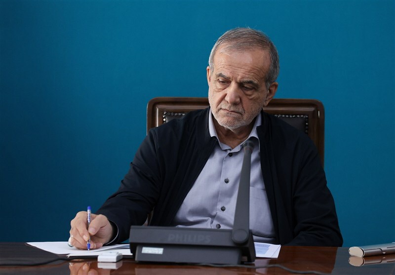 انتقاد رئیس‌جمهور از تعدد مجوزها و رانت ارزی