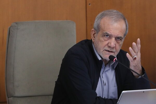 پزشکیان: چرخه معیوب فعلی، ارز را به جیب واسطهها میریزد