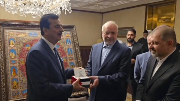 هدیه خاص قالیباف به کفیل ریاست جمهوری پاکستان