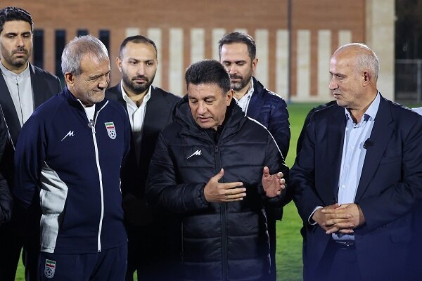 رئیس‌جمهور با بازیکنان و کادر فنی تیم ملی فوتبال دیدار کرد