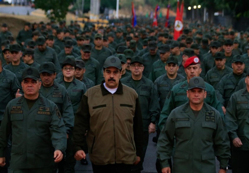 مادورو: از نخستین ساعات صبح همه مردم برای دفاع از کشور بسیج شوند