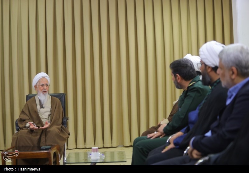 آیت‌الله جوادی آملی: ملت از مدیران و مسئولین، طهارت و پاکی می‌خواهند