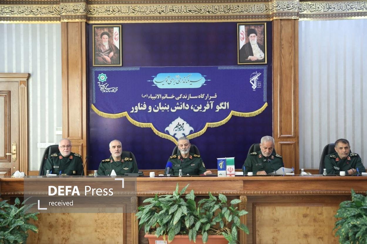 بازدید رئیس ستاد کل نیروهای مسلح از قرارگاه سازندگی خاتمالانبیا (ص) بازدید رئیس ستاد کل نیروهای مسلح از قرارگاه سازندگی خاتمالانبیا (ص)