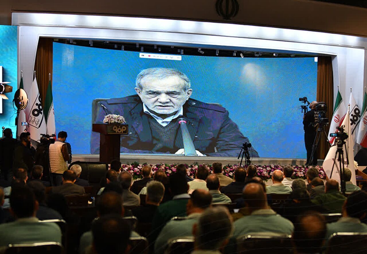 پزشکیان: آب خلیج‌ فارس به اصفهان رسید