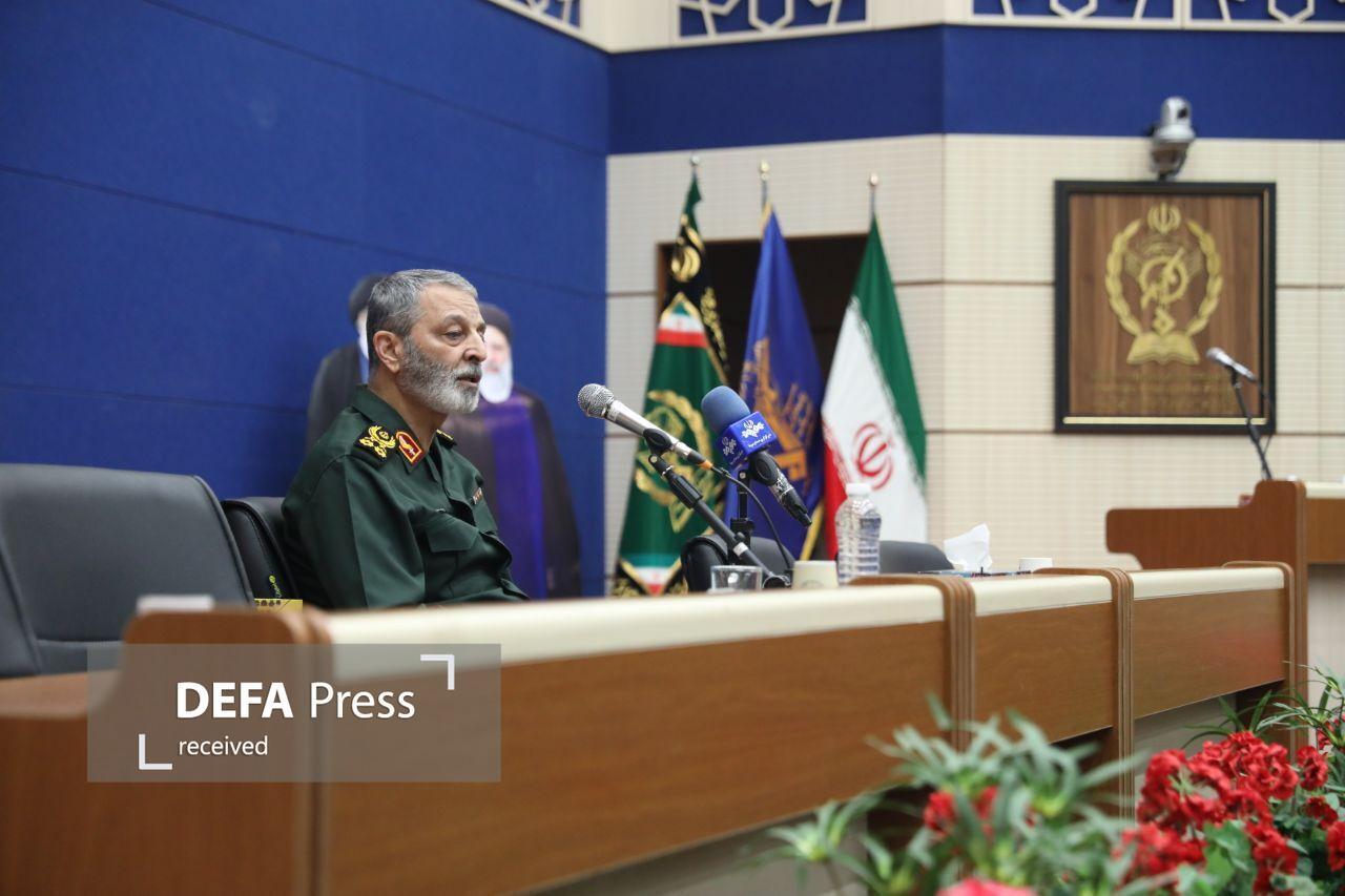 سرلشکر موسوی: لزوم انتقال تجربه‌های دفاع مقدس و مقاومت به نسل جدید