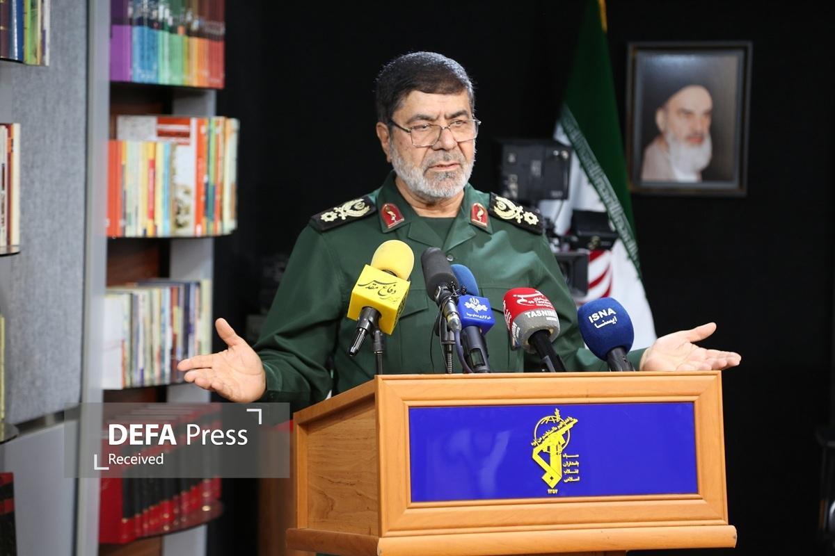 سردار شریف: دشمن با تمرکز بر حوزه زنان به دنبال انتقام از انقلاب است