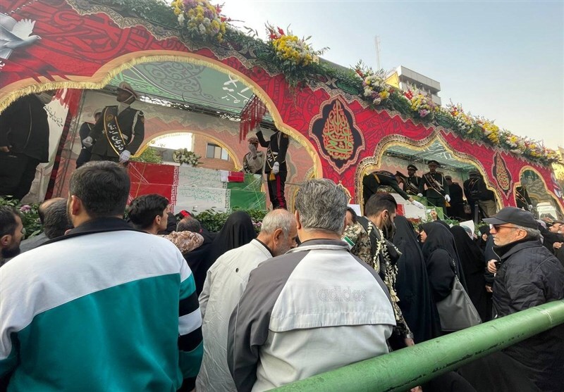 پیکر‌های مطهر ۱۰۰ شهید گمنام در تهران تشییع شد