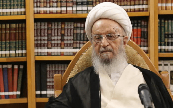 آیت الله مکارم شیرازی: بر همه لازم است مطیع رهبری باشند