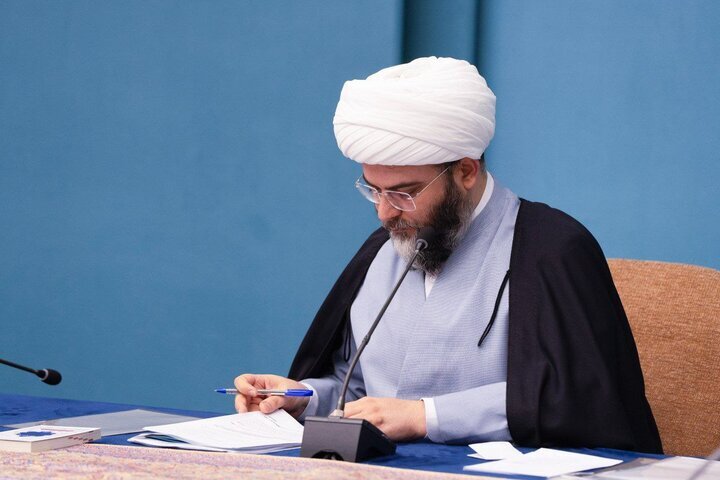 حجت‌الاسلام قمی: شیطان رو به روی ماست نه در بین ما/ همه همسنگریم