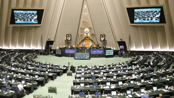 نمایندگان: برای انتقام خون امام شهید باید بُرد موشک‌ها به دفتر کار قاتلان برسد