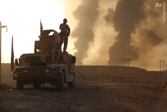 همزمان با آغاز عملیات آزادسازی موصل، گروه تروریستی داعش چاه های نفتی تحت کنترل خود را به آتش کشید.