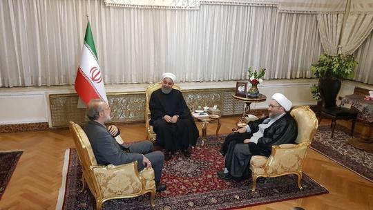 سومین نشست سران سه قوه  به میزبانی روحانی برگزار شد.
مهم‌ترین مسائل کشور و تحولات منطقه‌ای از محورهای این نشست است.