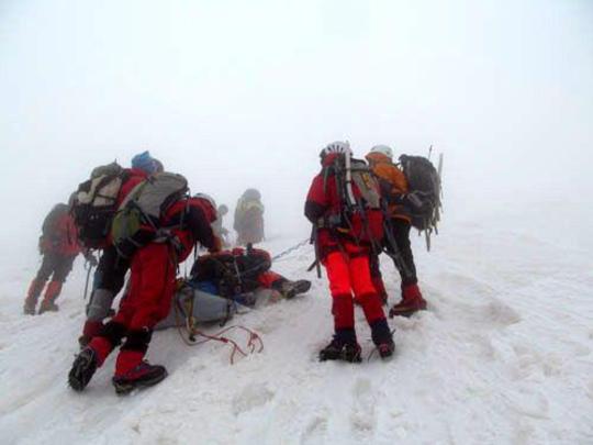  مفقودشدن ۸ نفر از کوهنوردان مشهدی در ارتفاعات اشترانکوه لرستان و جان باختن 9 نفر از اکیپ ۱۴ نفره آن‌ها 