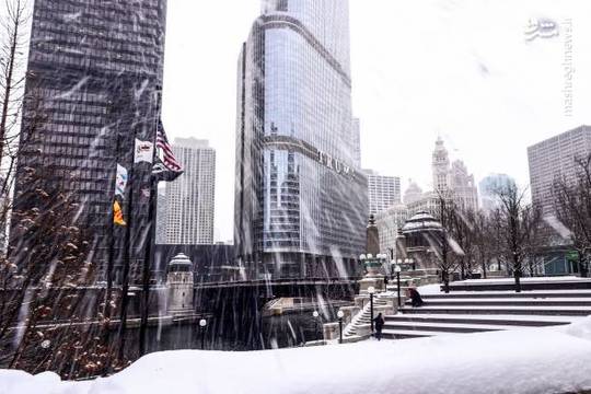 بوران و سرمای شدید همره با بارش بی سابقه برف در شیکاگو آمریکا را دربرگرفته است.آخرین بار این شدت از بارش برف مربوط به سال 1918 می‌شود.
