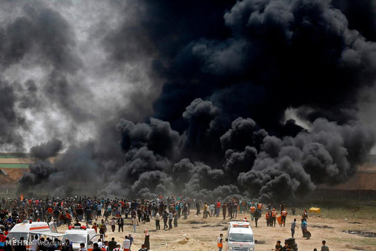 در جدیدترین درگیری ها میان نظامیان صهیونیست و جوانان معترض فلسطینی در نوار غزه دست کم ۳۰ فلسطینی زخمی شدند.